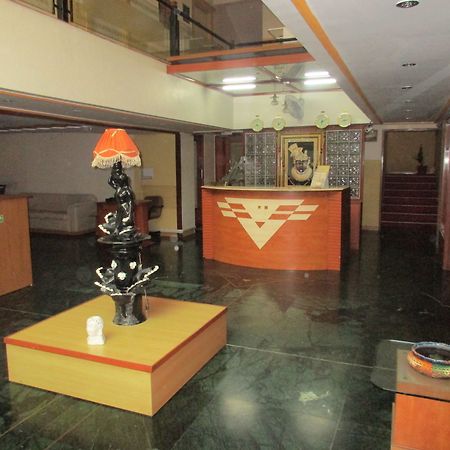 Hotel Sahaj Palace Ахмедабад Екстер'єр фото
